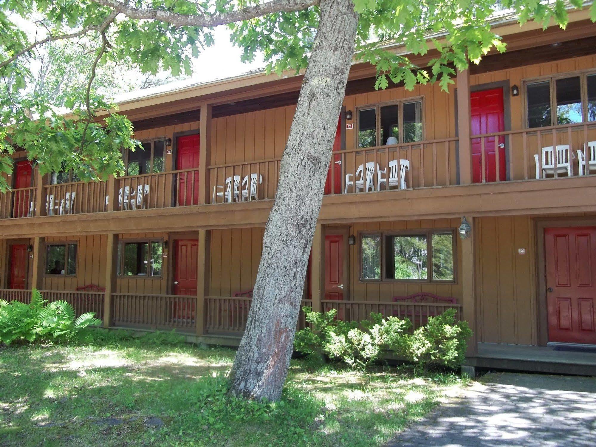 Wiscasset Woods Lodge Exterior photo